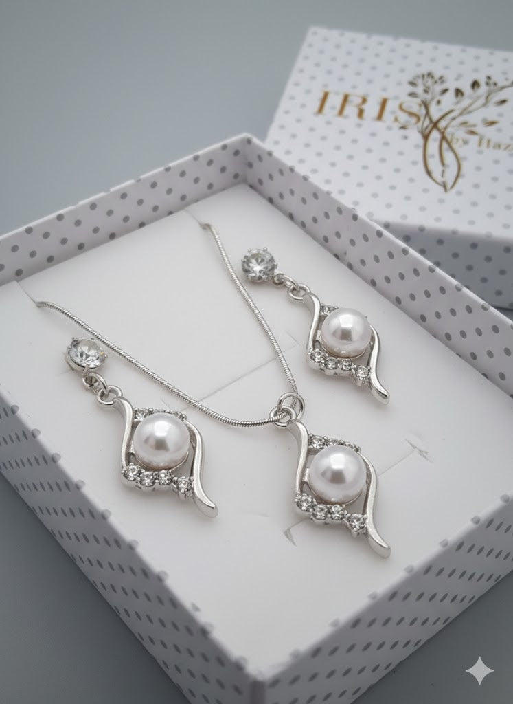 Luxe Encore Pearl & Rhinestone Necklace Set