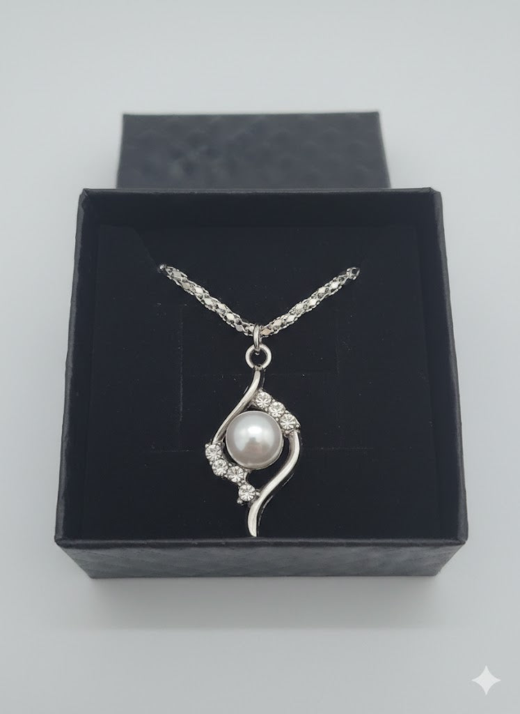Pearl Encore Pendant Necklace